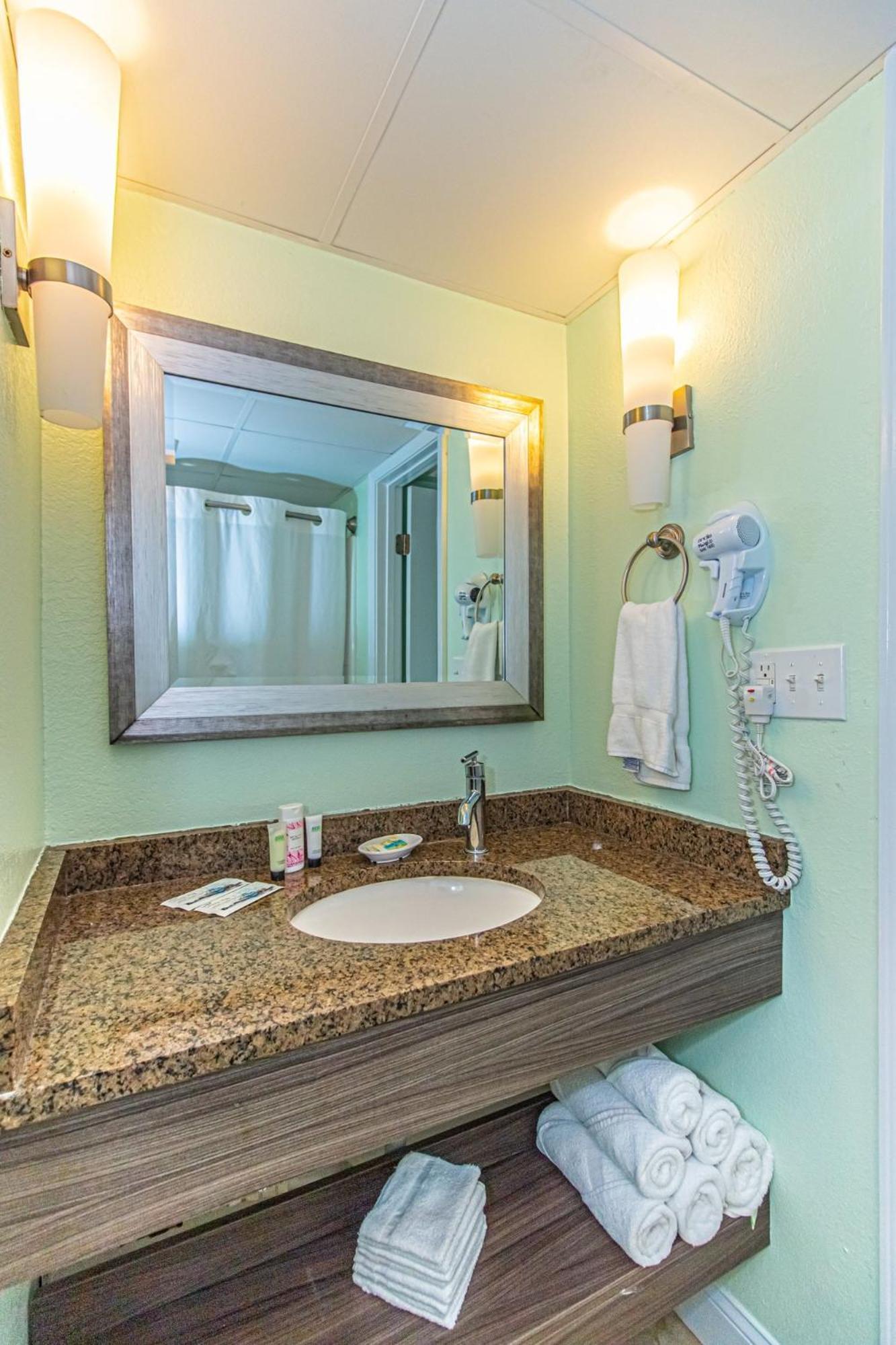 Oversized Ocean View Queen Suite With Beautiful Fireplace And Accents - Sleeps 4 Guests! Μιρτλ Μπιτς Δωμάτιο φωτογραφία